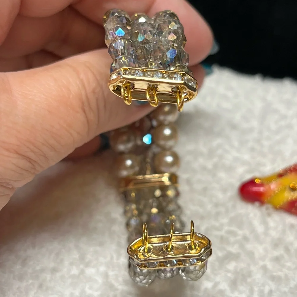 Gorgeous elegant old world charm cuff bangle - Picture 6 of 9